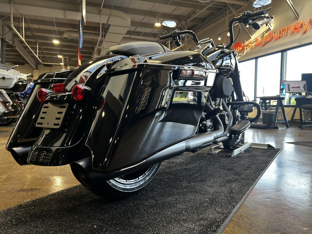 Harley-Davidson Road King Special 2025 FLHRXS VIVID BLACK - Photo 8