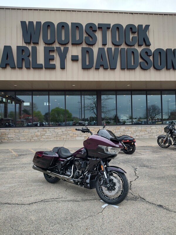 Harley-Davidson CVO Road Glide 2025 FLTRXSE POISON BERY FADE