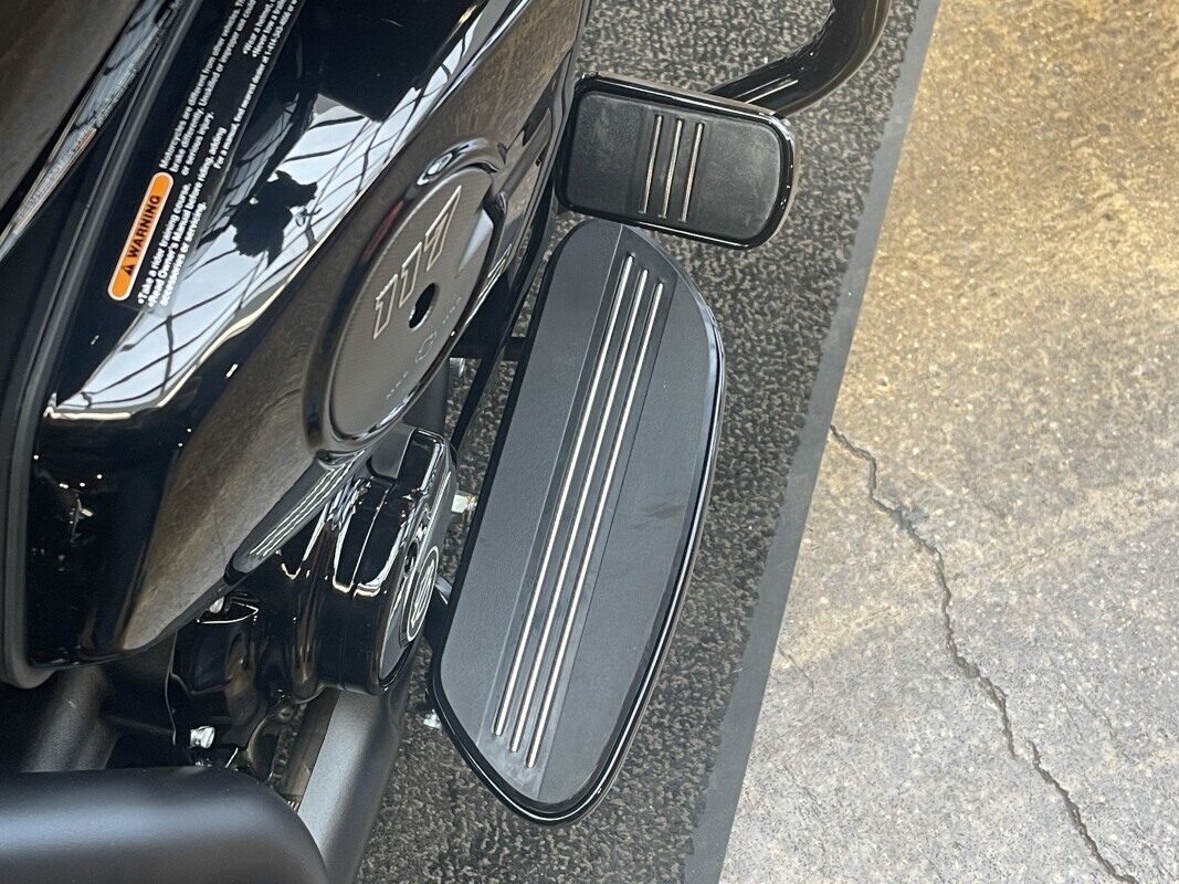 Harley-Davidson Road Glide 2025 FLTRX VIVID BLACK - Photo 3