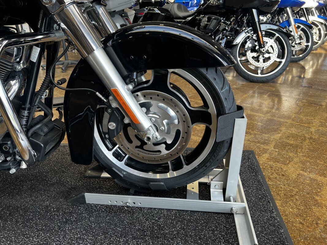 Harley-Davidson Street Glide 2012 FLHX Vivid Black - Photo 3