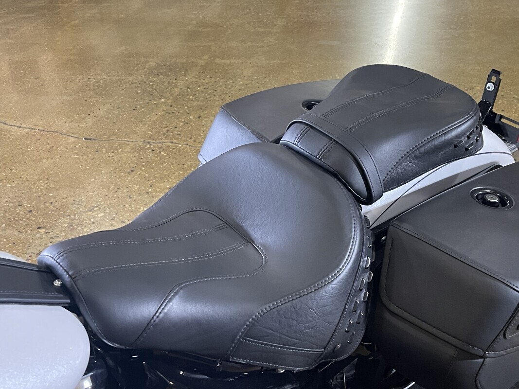 Harley-Davidson Heritage Classic 2025 FLHC WHITE ONYX PRL - Photo 10