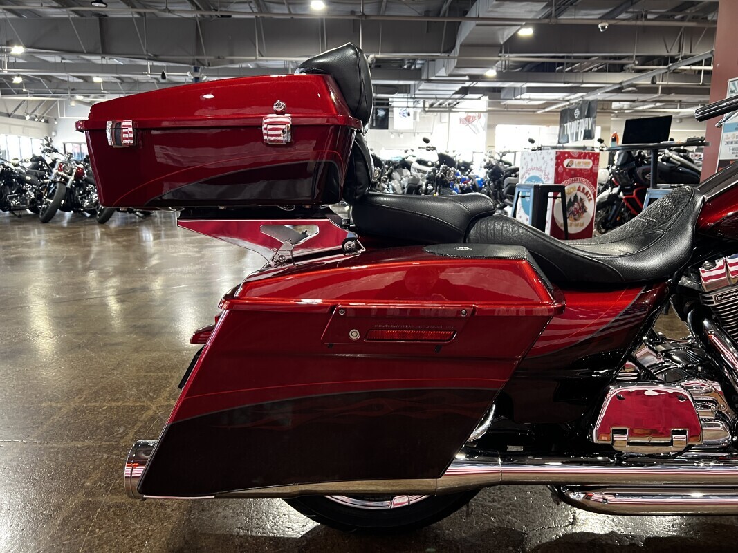 Harley-Davidson CVO Street Glide 2012 FLHXSE RED - Photo 7