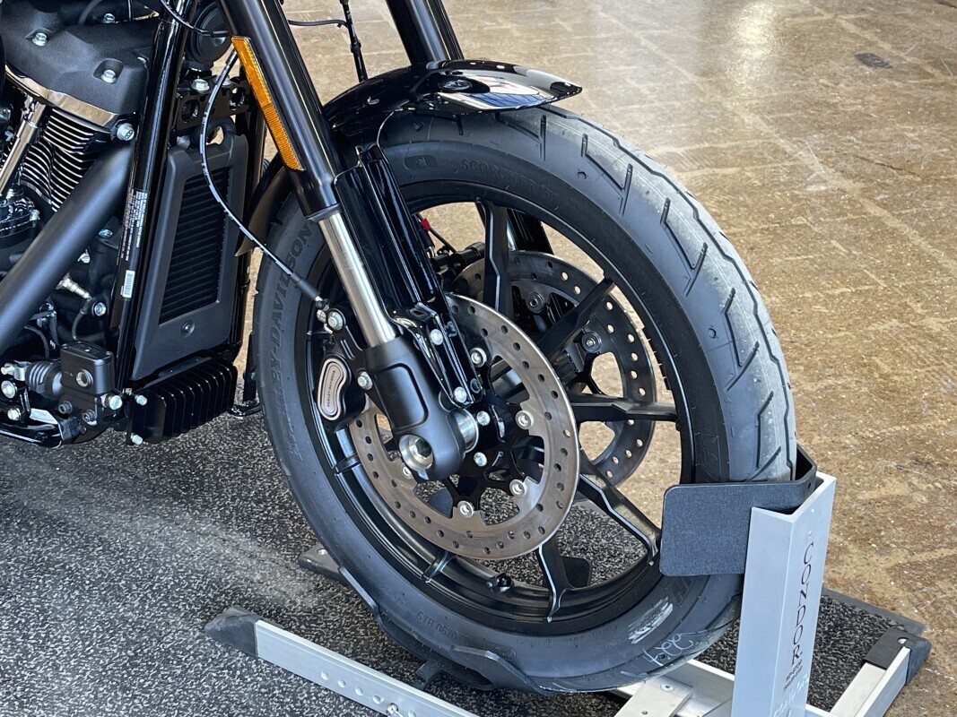 Harley-Davidson Low Rider S 2025 FXLRS VIVID BLACK - Photo 2