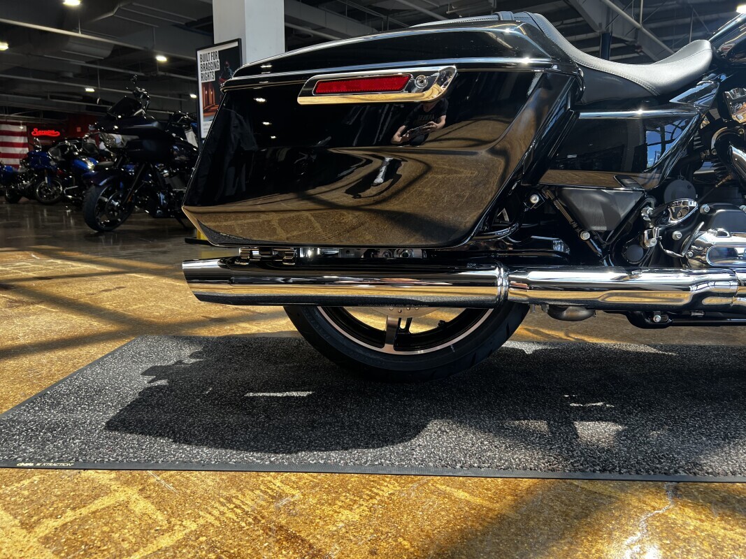 Harley-Davidson Road Glide 2025 FLTRX VIVID BLACK - Photo 7