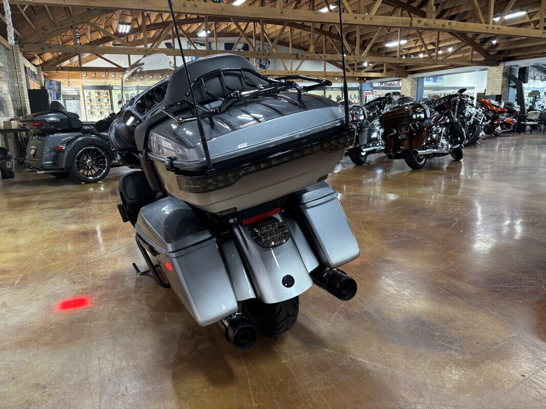 Harley-Davidson CVO Limited 2019 FLHTKSE GRAY - Photo 8