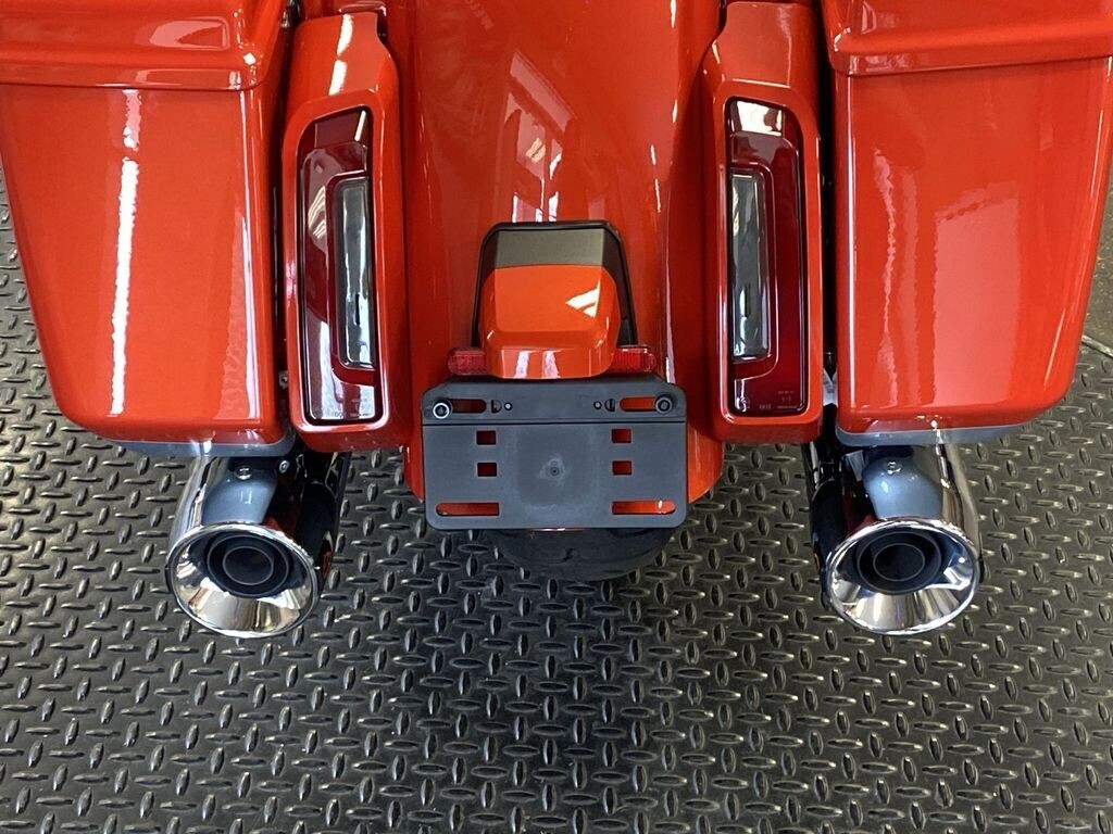 Harley-Davidson CVO Street Glide 2024 FLHXSE LEGENDARY - Photo 8