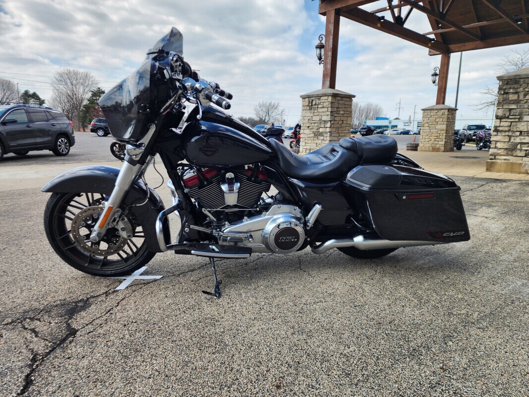 Harley-Davidson CVO Street Glide 2020 FLHXSE BLACK STARDUST - Photo 5