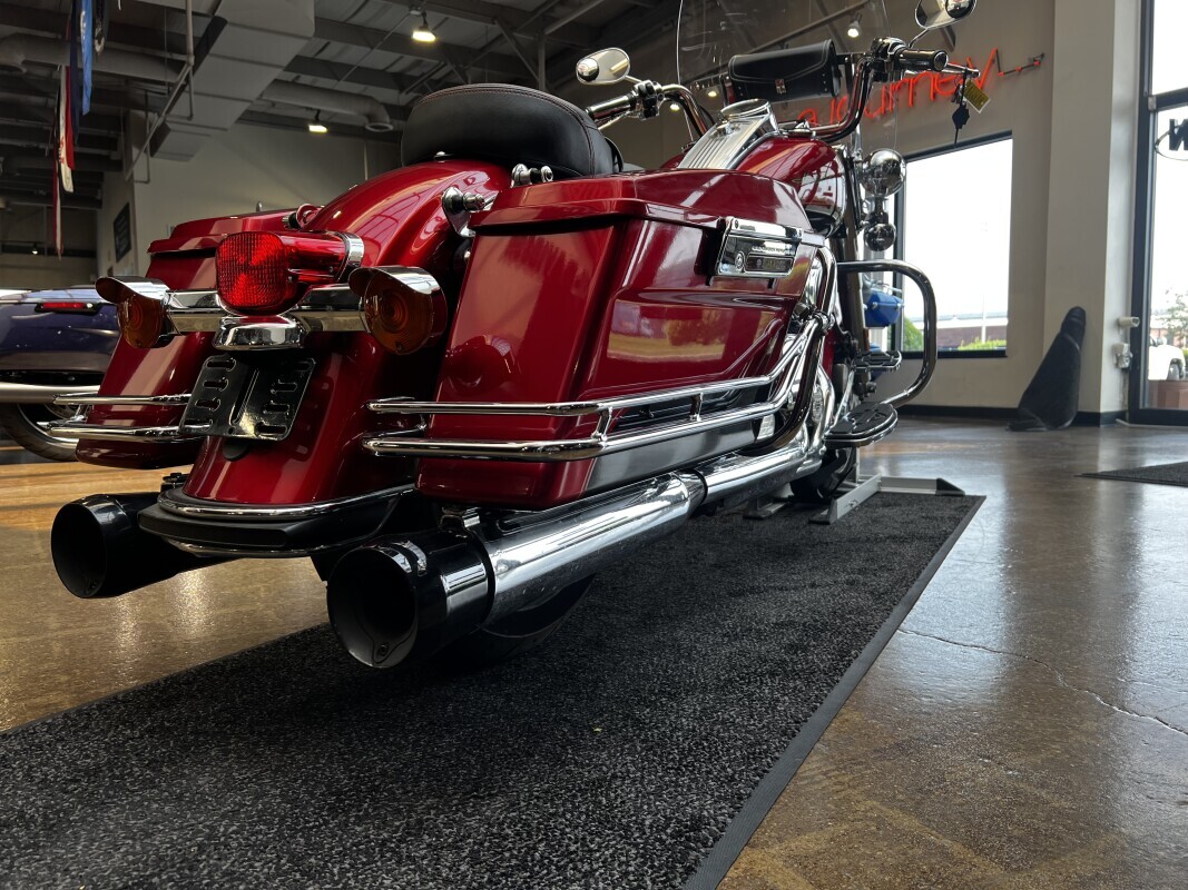 Harley-Davidson Road King 2012 FLHR RED - Photo 9