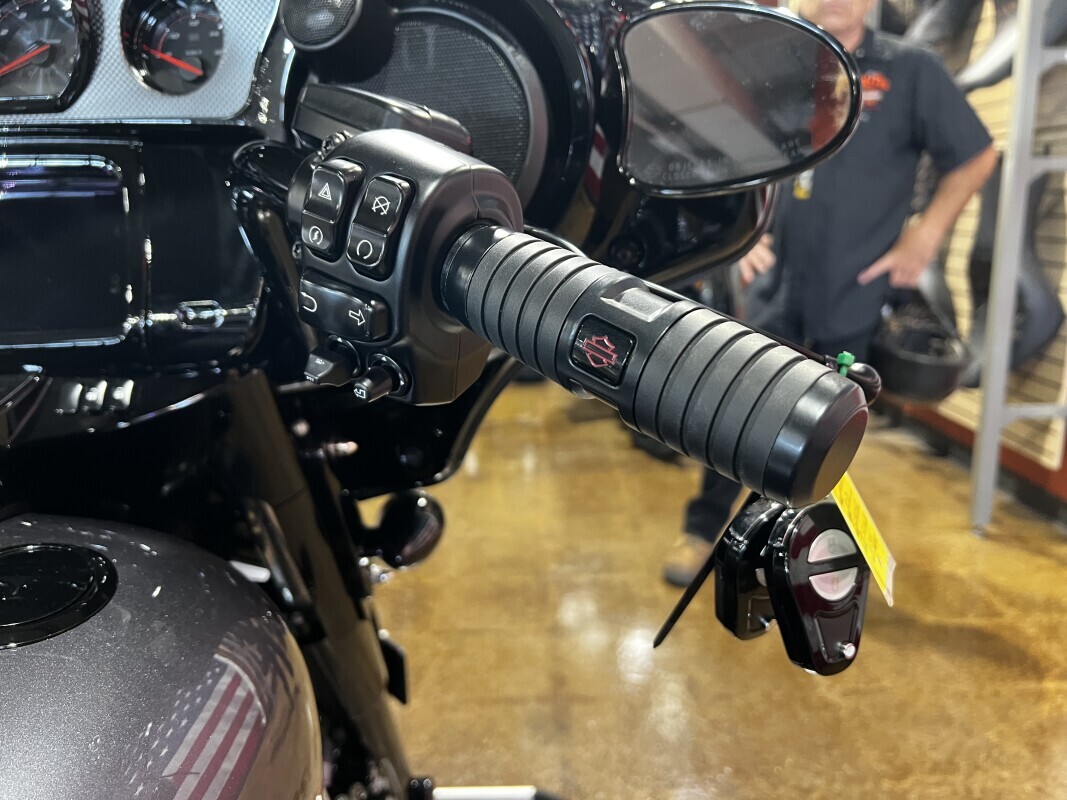 Harley-Davidson CVO Street Glide 2020 FLHXSE GRAY - Photo 6