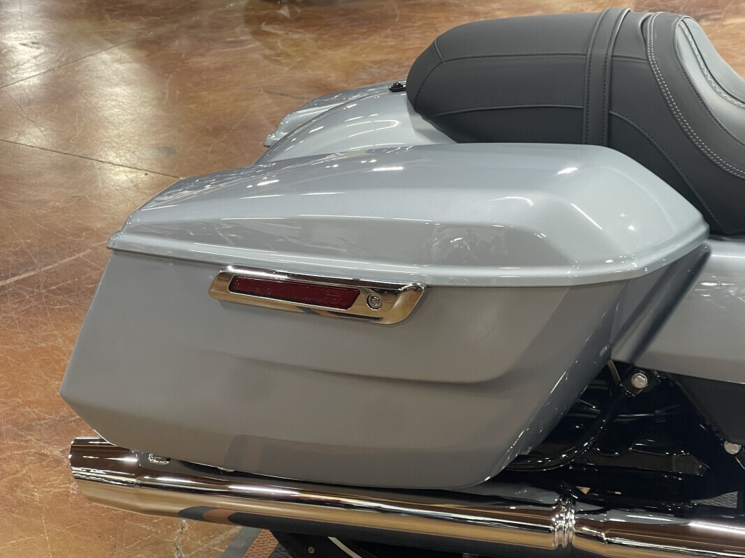 Harley-Davidson Road Glide 2025 FLTRX ATLAS SILVER - Photo 6