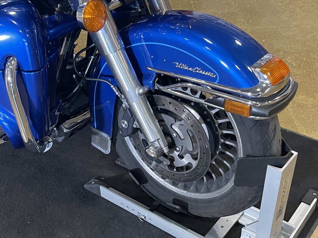 Harley-Davidson Electra Glide Ultra Classic 2009 FLHTCU BLUE - Photo 2