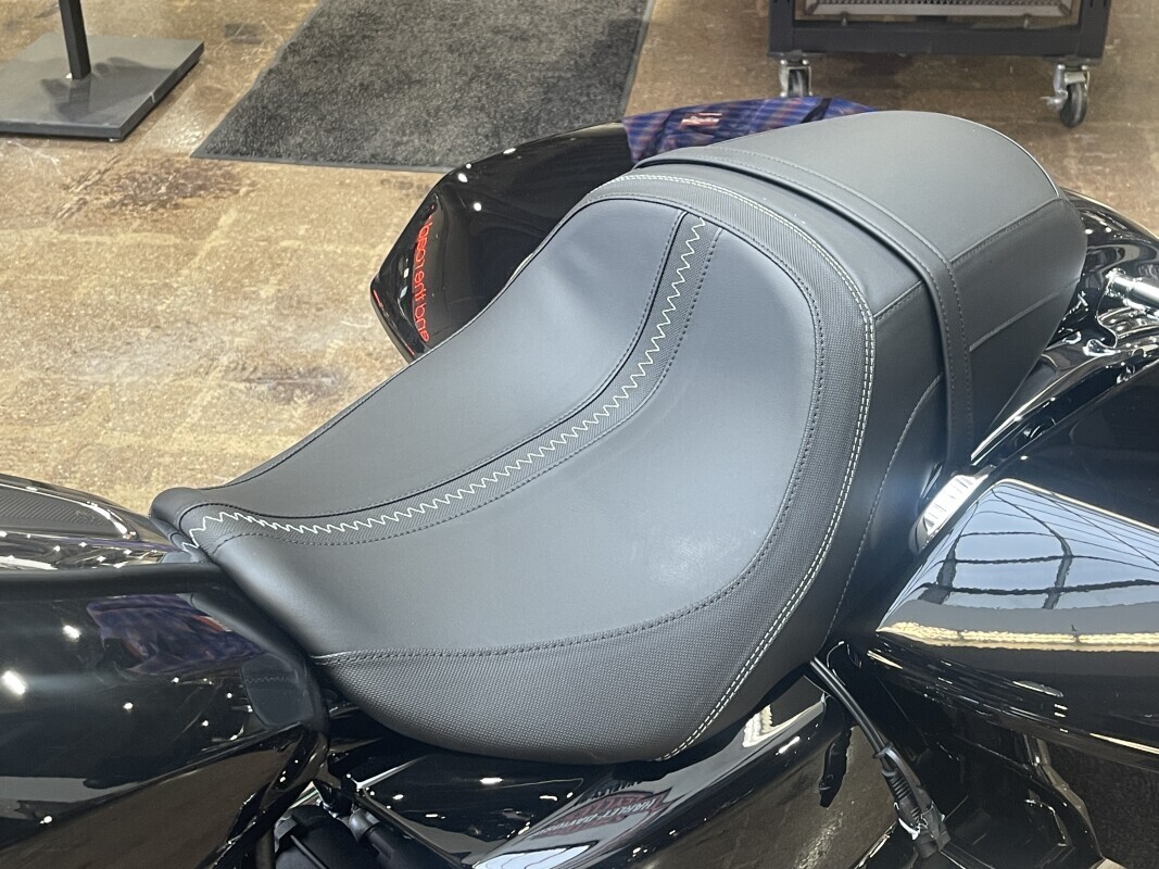 Harley-Davidson Road Glide 2025 FLTRX VIVID BLACK - Photo 10