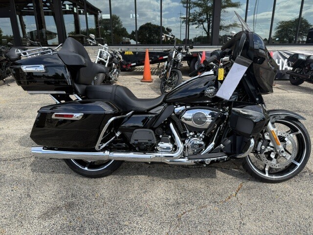 Harley-Davidson Street Glide Ultra 2025 FLHXU VIVID BLACK - Photo 2