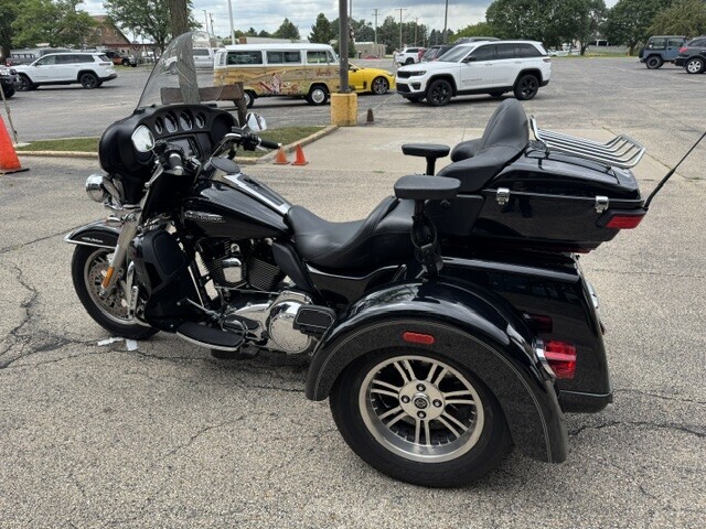 Harley-Davidson Tri Glide Ultra 2015 FLHTCUTG BLACK - Photo 4