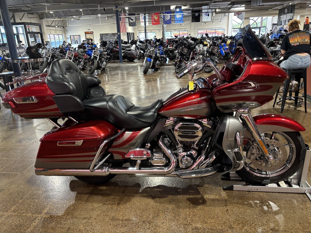 Harley-Davidson CVO Road Glide Ultra 2016 FLTRUSE RUBY RED/PALLADIUM - Photo 3