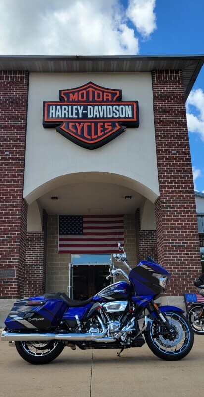Harley-Davidson CVO Road Glide 2025 FLTRXSE BLUE STREAK - Photo 2