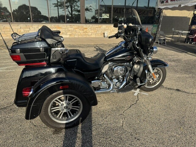 Harley-Davidson Tri Glide Ultra Classic 2012 FLHTCUTG BLACK - Photo 2
