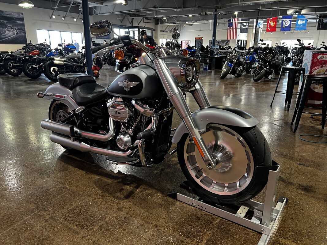 Harley-Davidson Fat Boy 114 2020 FLFBS SILVER/BLACK - Photo 2