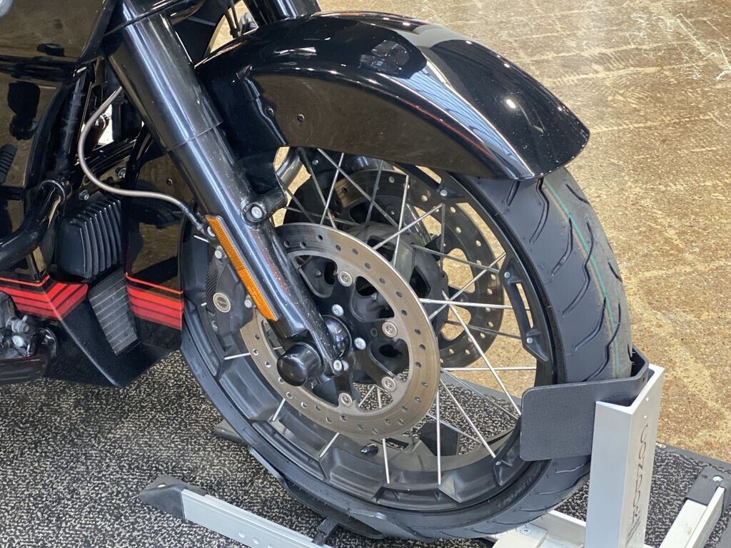 Harley-Davidson CVO Road Glide 2021 FLTRXSE BLACK HOLE - Photo 2