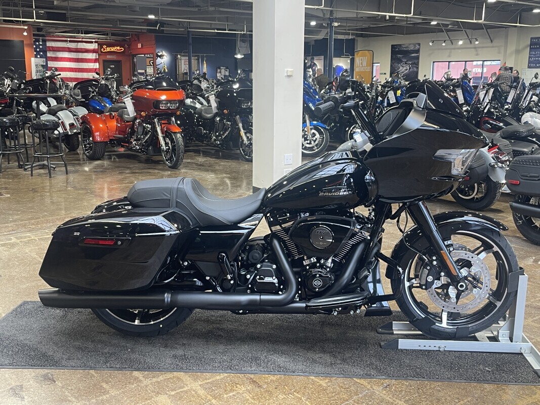 Harley-Davidson Road Glide 2025 FLTRX VIVID BLACK - Photo 4