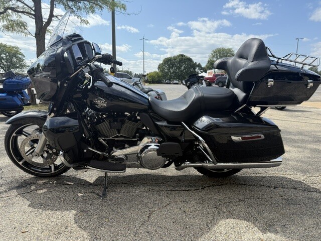 Harley-Davidson Street Glide Ultra 2025 FLHXU VIVID BLACK - Photo 4