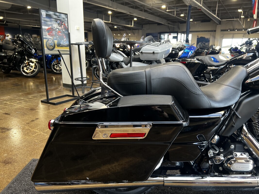 Harley-Davidson Street Glide 2012 FLHX Vivid Black - Photo 6