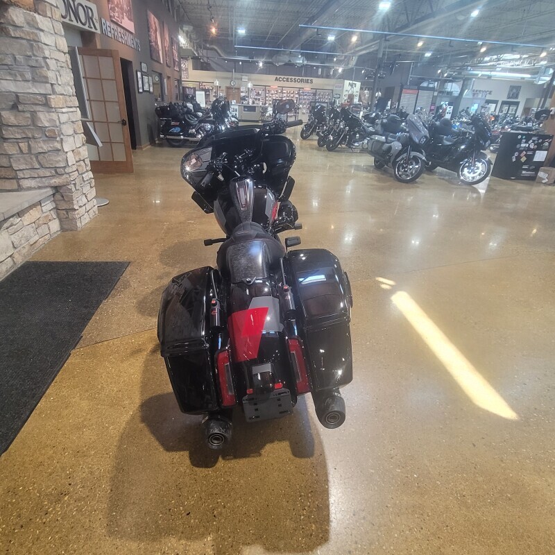 Harley-Davidson CVO Road Glide ST 2025 FLTRXSTSE HOT LAP - Photo 4