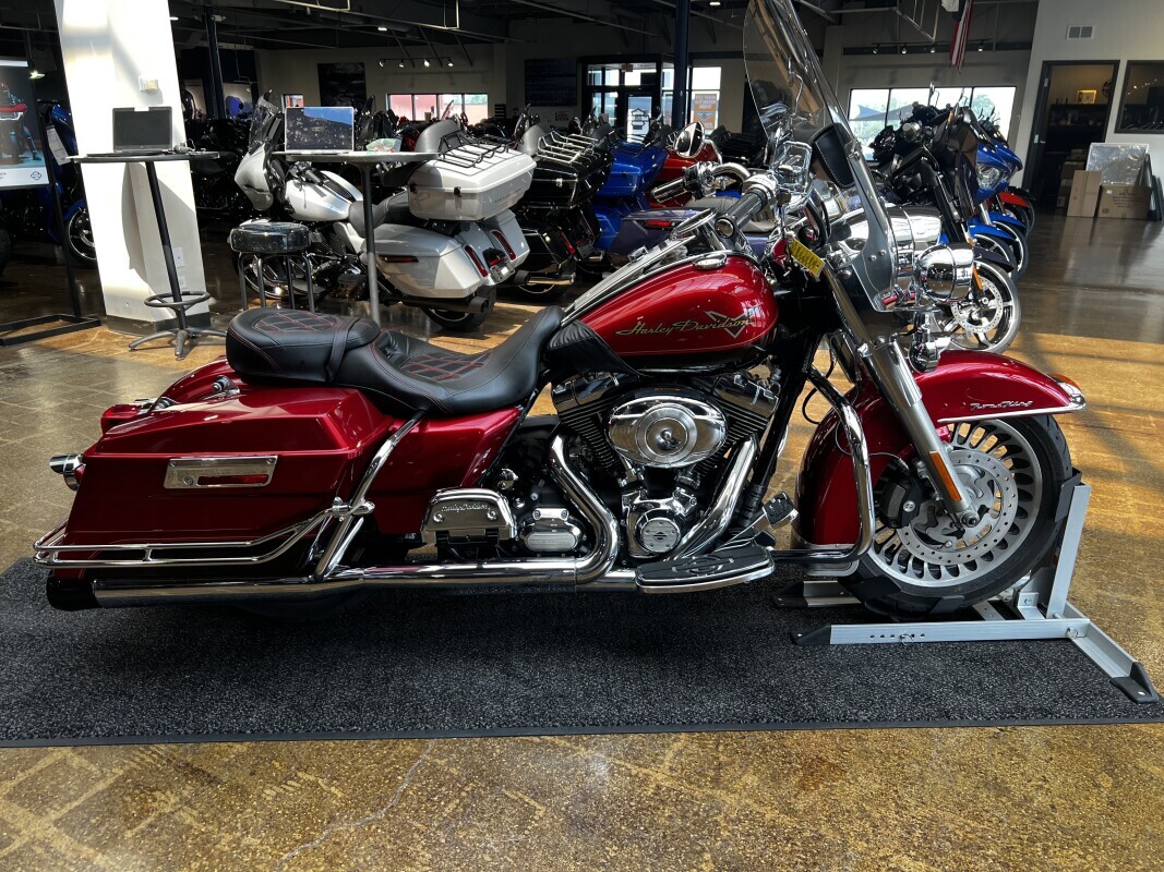 Harley-Davidson Road King 2012 FLHR RED