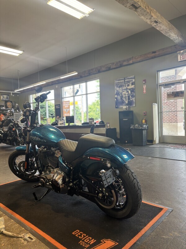 Harley-Davidson Street Bob 2025 FXBB VIVID BLACK - Photo 2