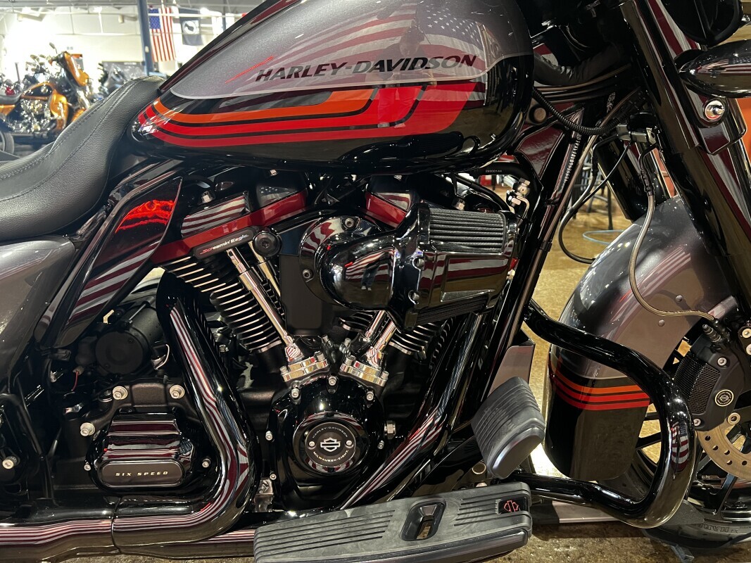 Harley-Davidson CVO Street Glide 2020 FLHXSE GRAY - Photo 4