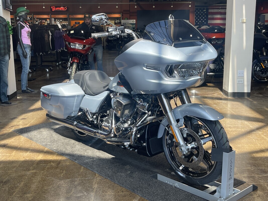 Harley-Davidson Road Glide 2025 FLTRX ATLAS SLV MTLIC