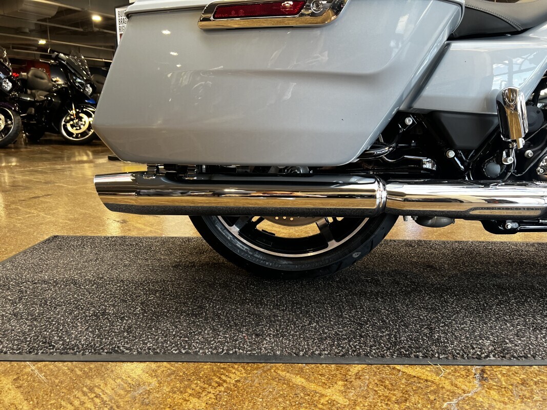 Harley-Davidson Road Glide 2025 FLTRX ATLAS SILVER - Photo 7