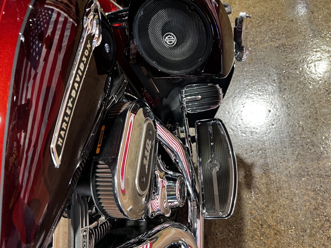 Harley-Davidson CVO Street Glide 2012 FLHXSE RED - Photo 5