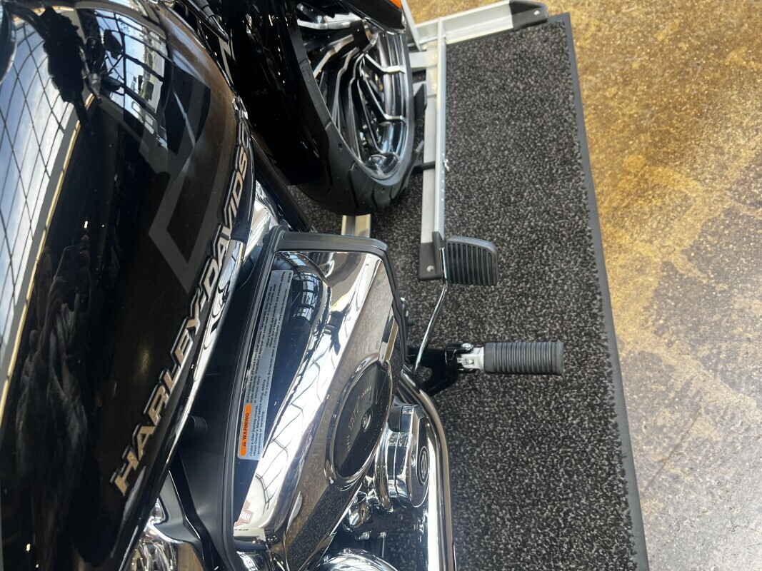 Harley-Davidson Breakout 2025 FXBR VIVID BLACK - Photo 4