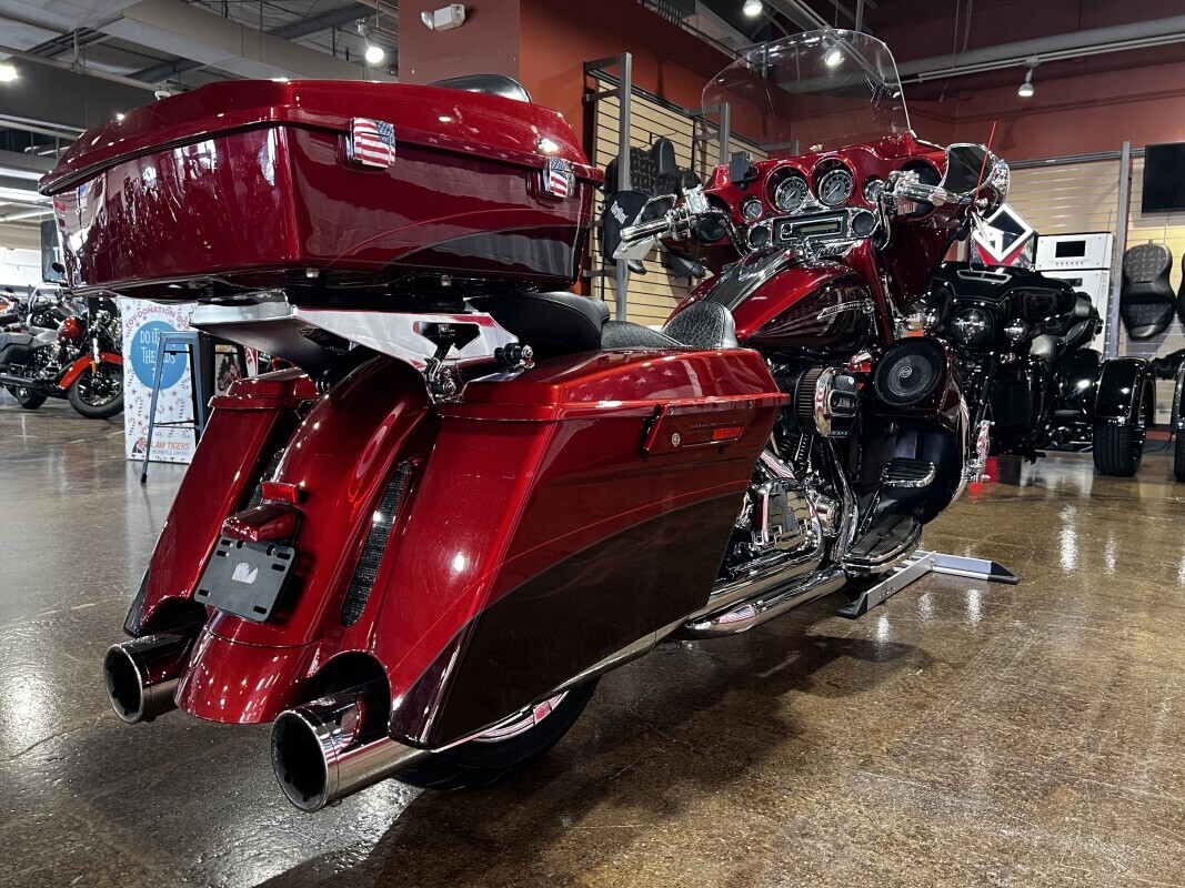 Harley-Davidson CVO Street Glide 2012 FLHXSE RED - Photo 9
