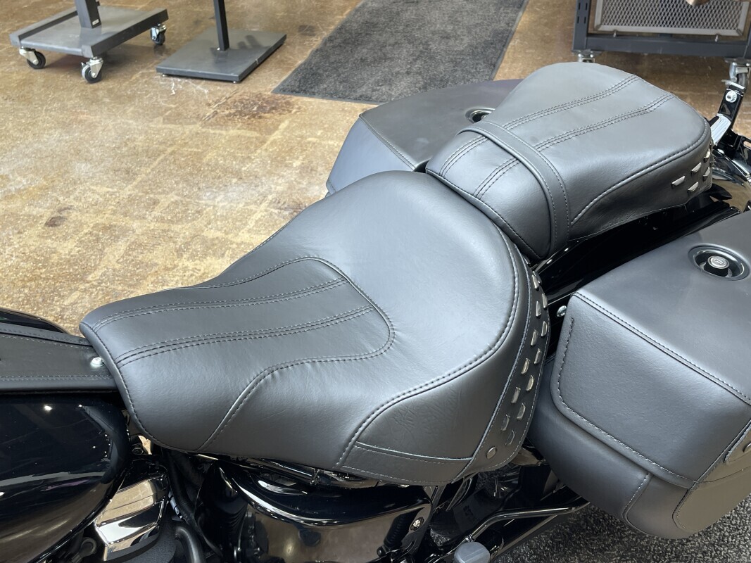 Harley-Davidson Heritage Classic 2025 FLHC VIVID BLACK - Photo 10