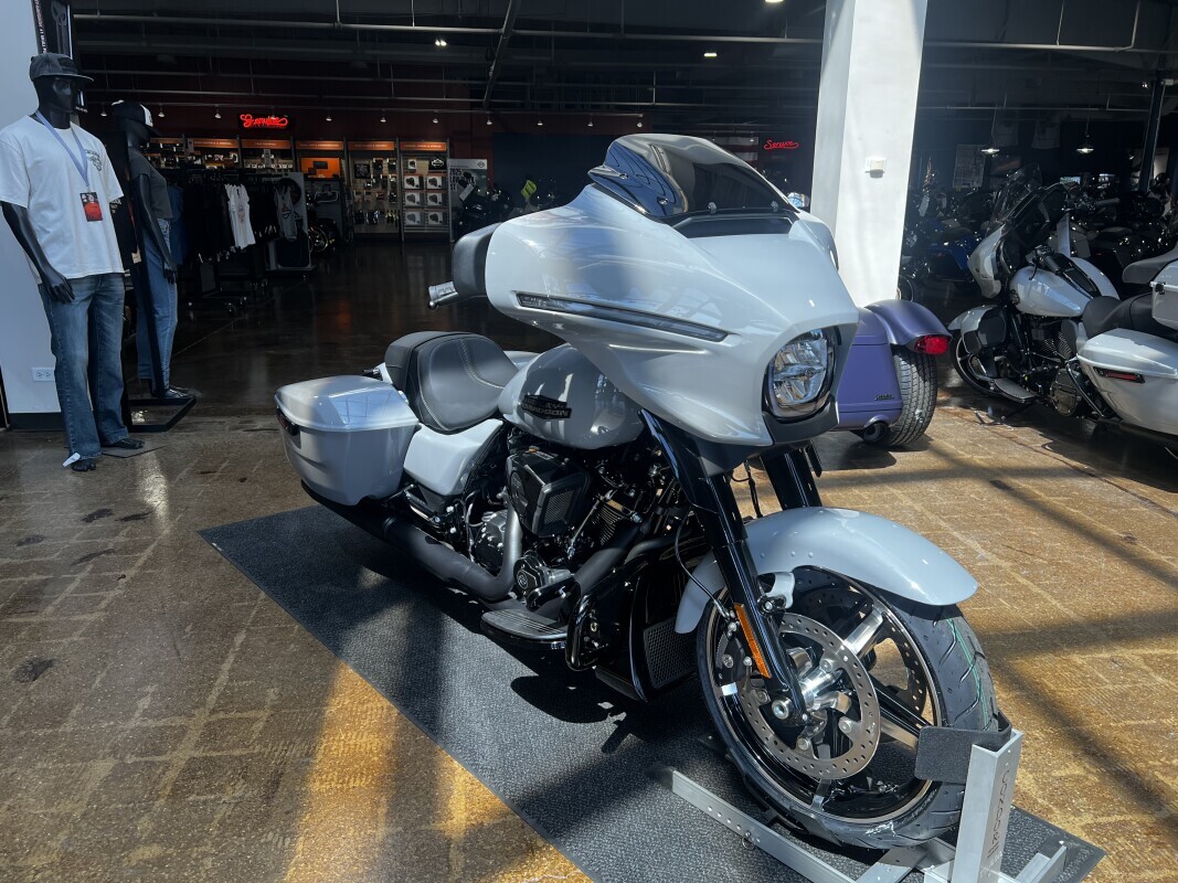 FLHX 2000 Street Glide