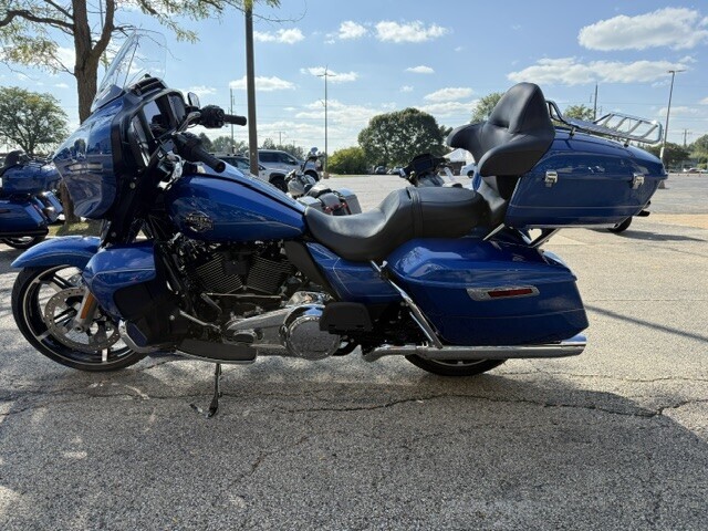 Harley-Davidson Street Glide Ultra 2025 FLHXU BLUE BURST - Photo 4