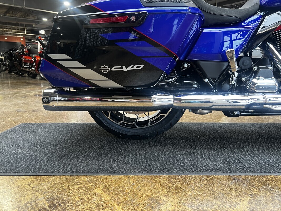 Harley-Davidson CVO Road Glide 2025 FLTRXSE BLUE STREAK - Photo 7