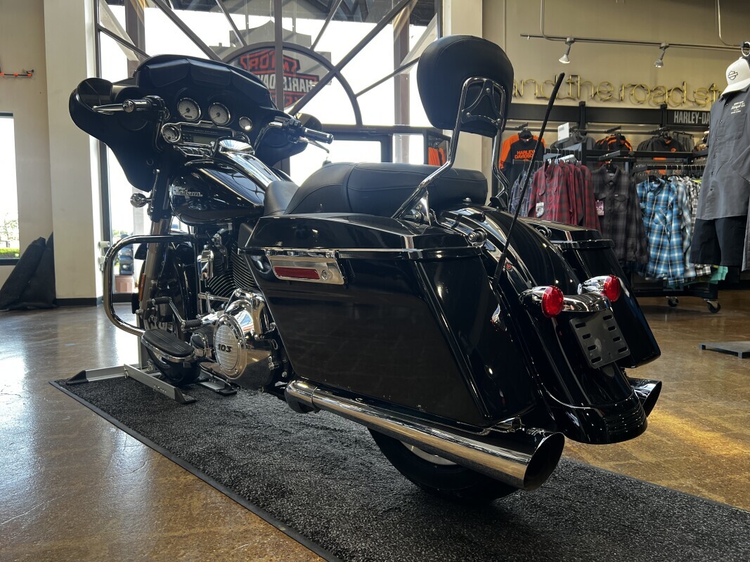 Harley-Davidson Street Glide 2012 FLHX Vivid Black - Photo 10