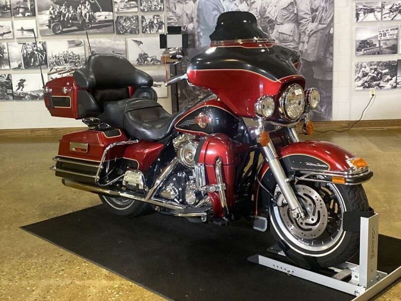 Harley-Davidson® Electra Glide® Ultra Classic® 2007 FLHTCU RED/BLACK PEARL