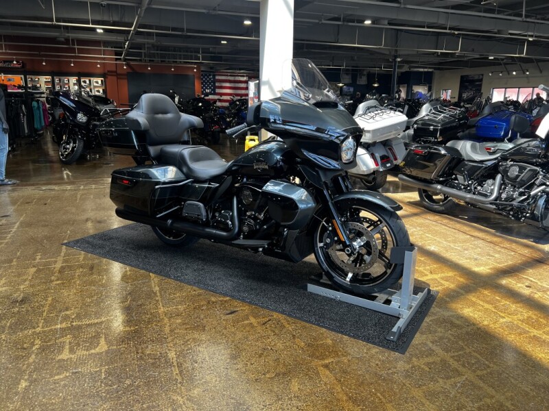 Harley-Davidson® Street Glide® Ultra 2025 FLHXU
