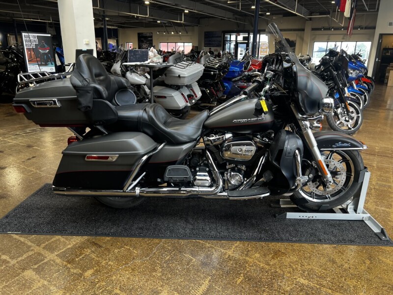 Harley-Davidson® Ultra Limited 2018 FLHTK GRAY/BLACK DENIM