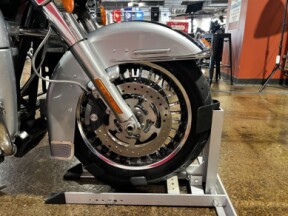 Harley-Davidson® Electra Glide® Ultra Limited 2013 FLHTK MIDNIGHT PEARL/ thumb 2