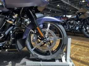 Harley-Davidson® Road Glide™ 2025 FLTRX PURPLE ABYSS DNM thumb 3