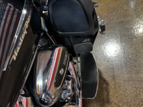 Harley-Davidson® Road Glide® Ultra 2018 FLTRU SILVER/BLACK thumb 0