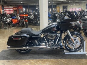 Harley-Davidson® Road Glide™ 2025 FLTRX VIVID BLACK thumb 0