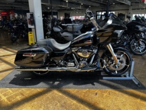 Harley-Davidson® Road Glide™ 2025 FLTRX VIVID BLACK thumb 0