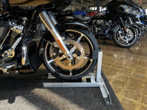 Harley-Davidson® Road Glide™ 2025 FLTRX VIVID BLACK thumb 3