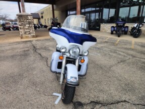 Harley-Davidson® Electra Glide® Ultra Classic® 2007 FLHTCU WHITE thumb 1